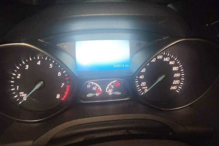 Used Ford Kuga 2015 2.0L GTDi Four-Wheel Drive Prestige Model Odometer Close Up