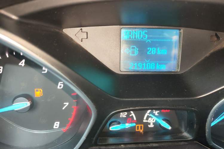 Used Ford Kuga 2015 1.5L GTDi Two-Wheel-Drive Comfort Model Odometer Close Up