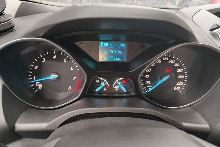 Used Ford Kuga 2015 1.5L GTDi Two-Wheel Drive Fashion Edition Odometer Close Up