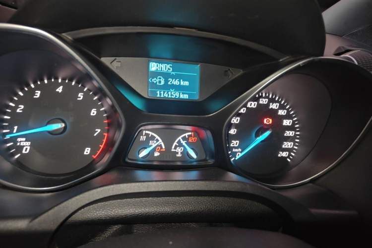 Used Ford Kuga 2015 1.5L GTDi Two-Wheel-Drive Comfort Model Odometer Close Up