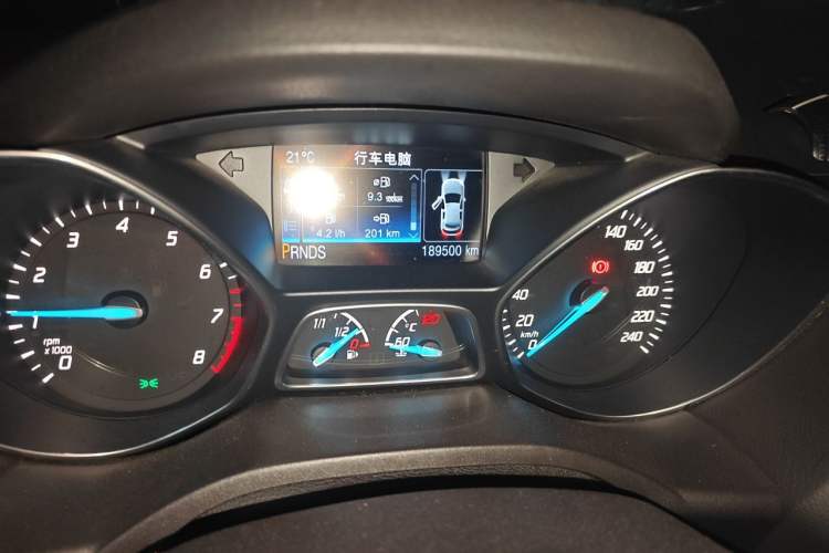 Used Ford Kuga 2015 1.5L GTDi Four-Wheel-Drive Elite Model Odometer Close Up