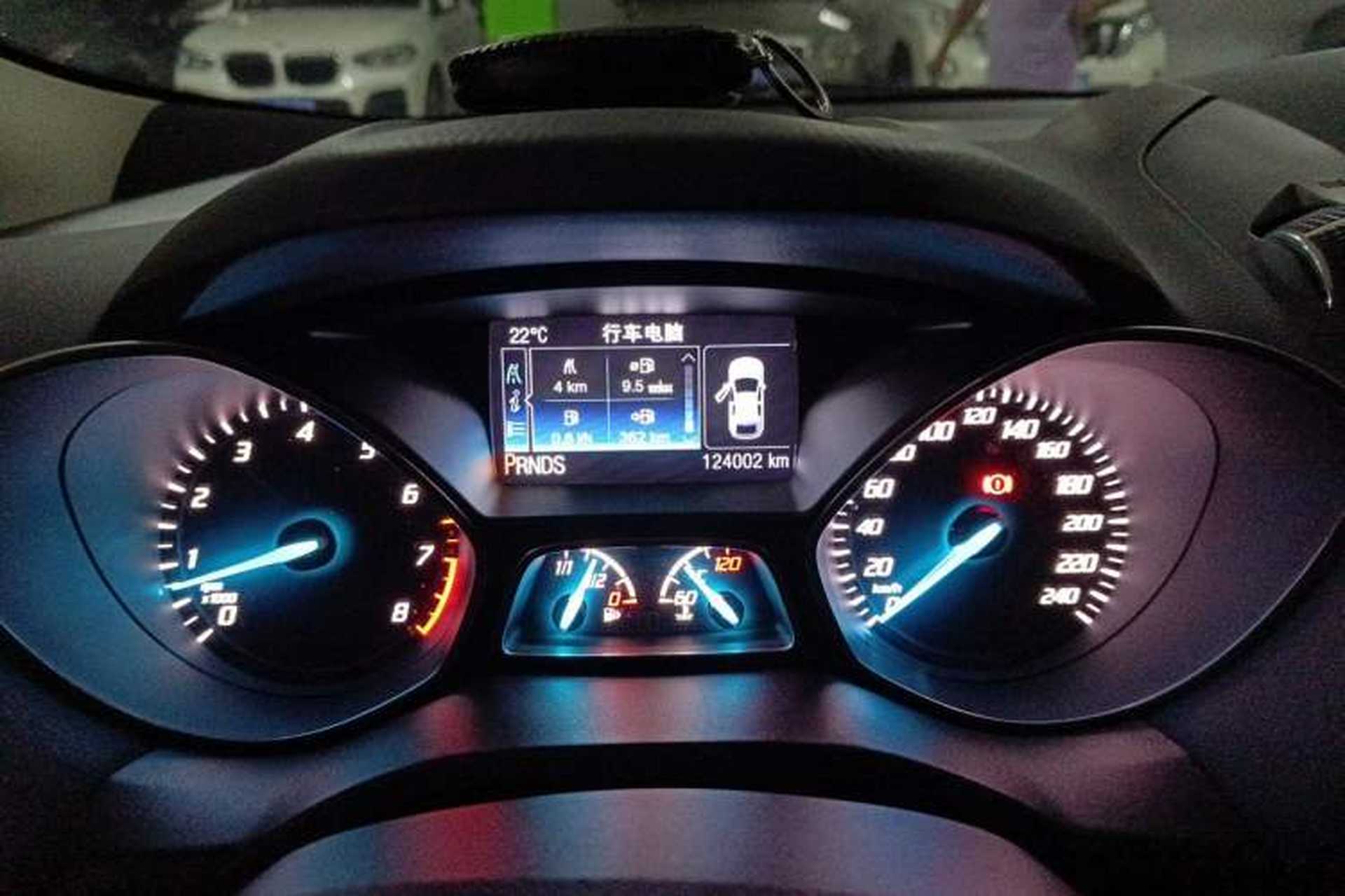 Used Ford Kuga 2015 2.0L GTDi Four-Wheel-Drive Sport Model Odometer Close Up