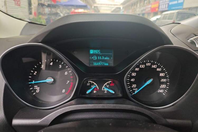 Used Ford Kuga 2015 1.5L GTDi Two-Wheel-Drive Comfort Model Odometer Close Up