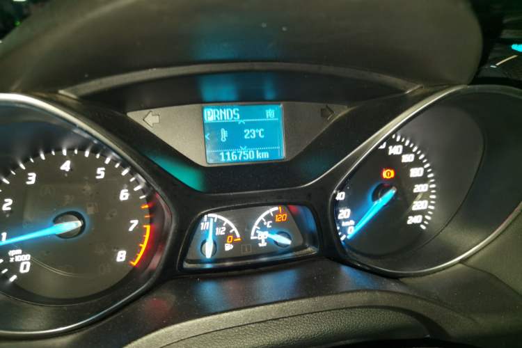 Used Ford Kuga 2015 1.5L GTDi Two-Wheel Drive Fashion Edition Odometer Close Up