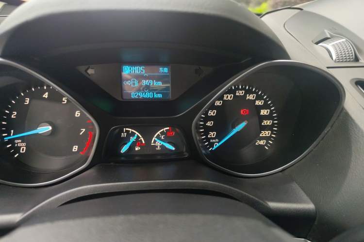 Used Ford Kuga 2015 1.5L GTDi Two-Wheel Drive Fashion Edition Odometer Close Up