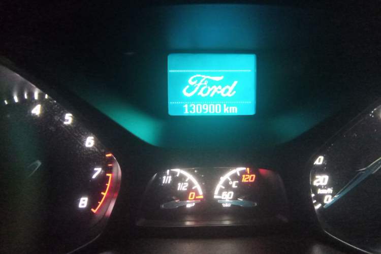Used Ford Kuga 2015 1.5L GTDi Two-Wheel Drive Fashion Edition Odometer Close Up