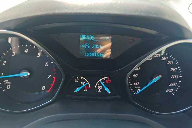Used Ford Kuga 2015 1.5L GTDi Two-Wheel Drive Fashion Edition Odometer Close Up