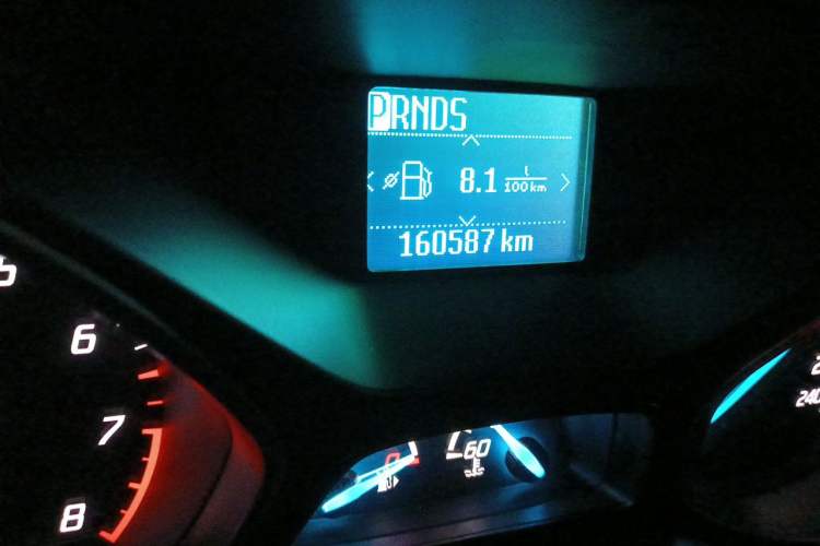 Used Ford Kuga 2015 1.5L GTDi Two-Wheel-Drive Comfort Model Odometer Close Up