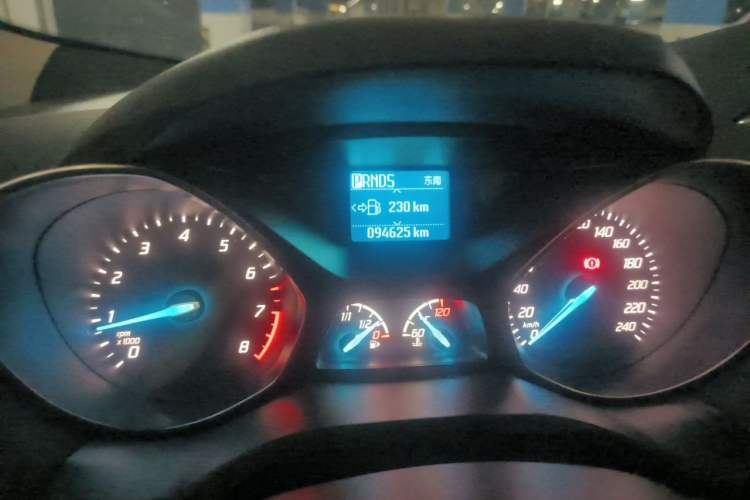 Used Ford Kuga 2015 1.5L GTDi Two-Wheel Drive Fashion Edition Odometer Close Up