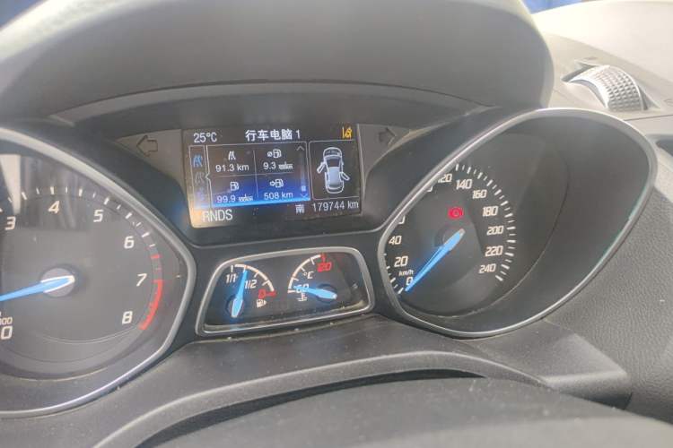 Used Ford Kuga 2015 2.0L GTDi Four-Wheel-Drive Sport Model Odometer Close Up