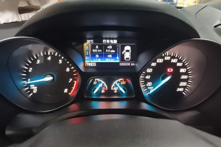 Used Ford Kuga 2015 2.0L GTDi Four-Wheel Drive Elite Model Odometer Close Up