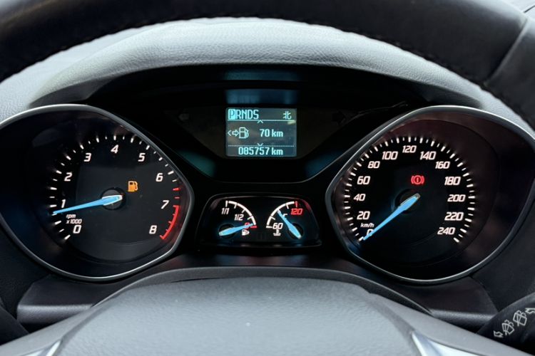 Used Ford Kuga 2015 1.5L GTDi Two-Wheel Drive Fashion Edition Odometer Close Up