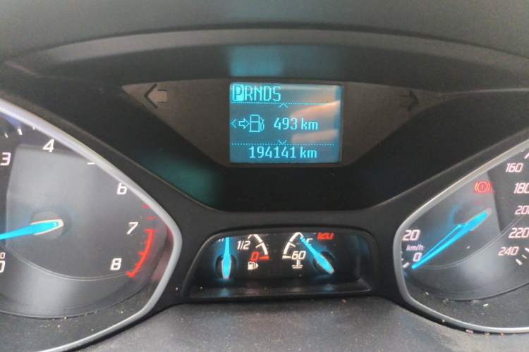 Used Ford Kuga 2015 1.5L GTDi Two-Wheel-Drive Comfort Model Odometer Close Up