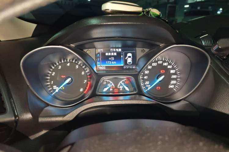 Used Ford Kuga 2015 1.5L GTDi Four-Wheel-Drive Elite Model Odometer Close Up