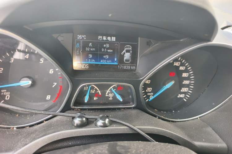 Used Ford Kuga 2015 1.5L GTDi Four-Wheel-Drive Elite Model Odometer Close Up