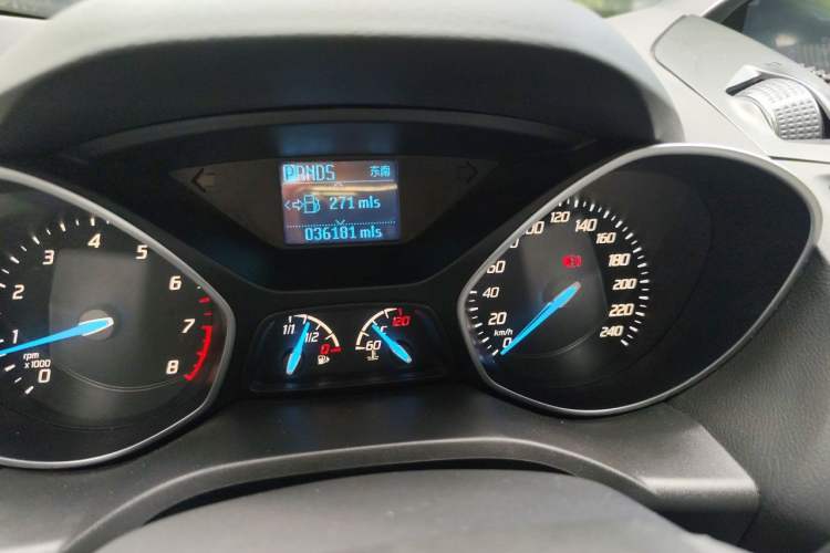 Used Ford Kuga 2015 1.5L GTDi Two-Wheel Drive Fashion Edition Odometer Close Up