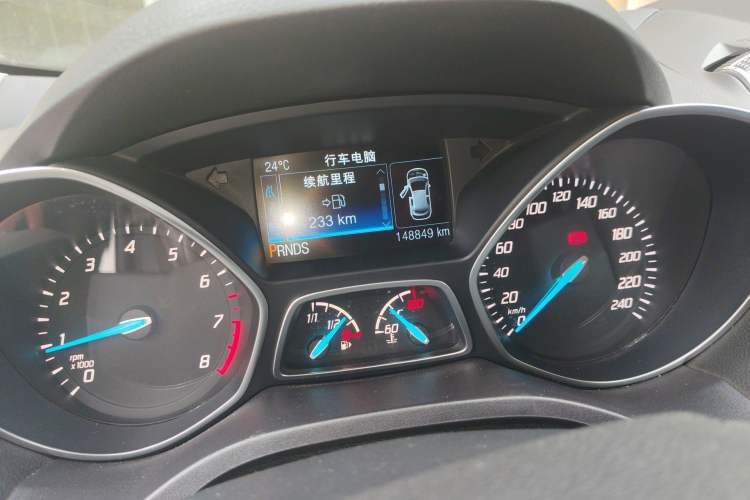 Used Ford Kuga 2015 1.5L GTDi Four-Wheel-Drive Elite Model Odometer Close Up