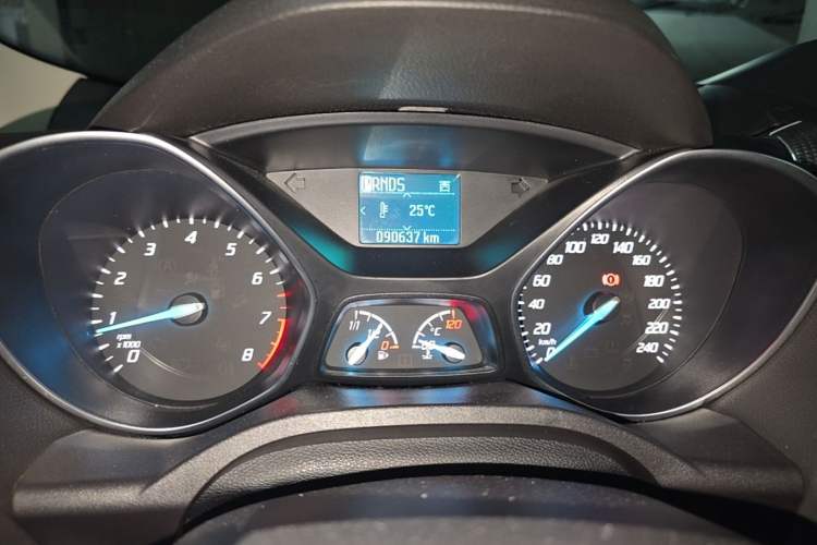 Used Ford Kuga 2015 1.5L GTDi Two-Wheel Drive Fashion Edition Odometer Close Up