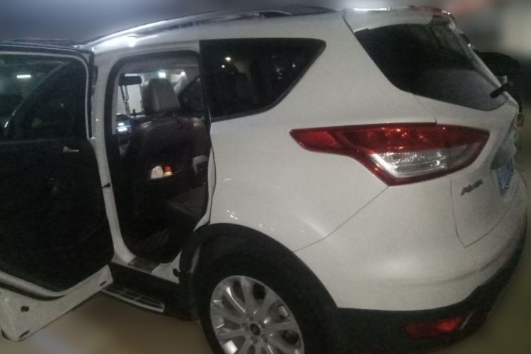 Used Ford Kuga 2015 1.5L GTDi Four-Wheel-Drive Elite Model Rear Left 45 Deg
