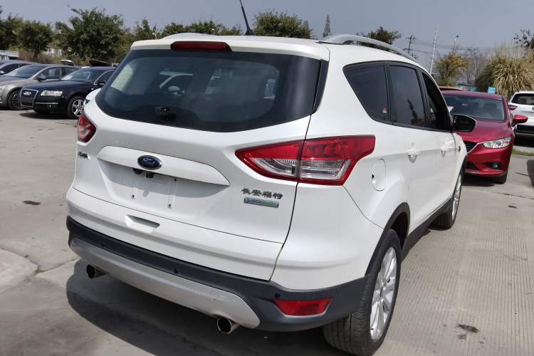 Used Ford Kuga 2015 1.5L GTDi Two-Wheel-Drive Comfort Model Rear Right 45 Deg