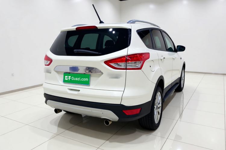 Used Ford Kuga 2015 2.0L GTDi Four-Wheel-Drive Sport Model Rear Right 45 Deg