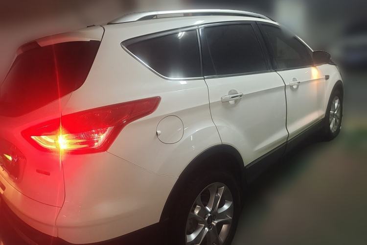 Used Ford Kuga 2015 2.0L GTDi Four-Wheel-Drive Sport Model Rear Right 45 Deg