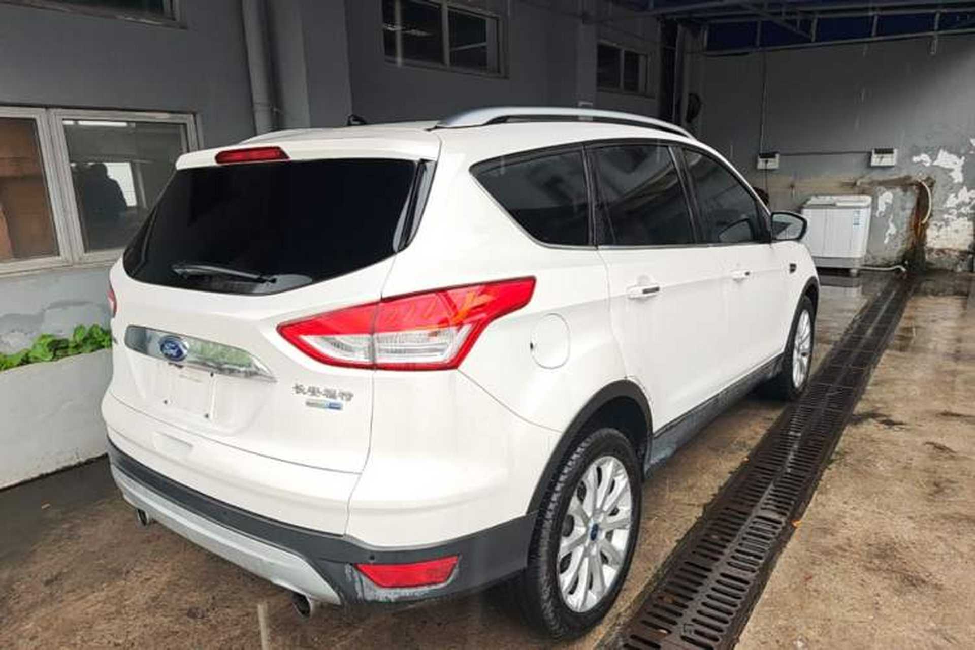 Used Ford Kuga 2015 2.0L GTDi Four-Wheel Drive Elite Model Rear Right 45 Deg