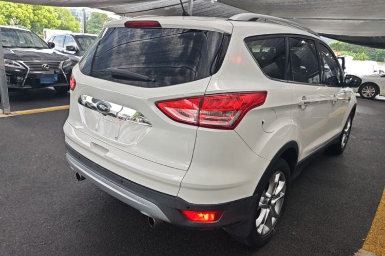 Used Ford Kuga 2015 2.0L GTDi Four-Wheel-Drive Sport Model Rear Right 45 Deg