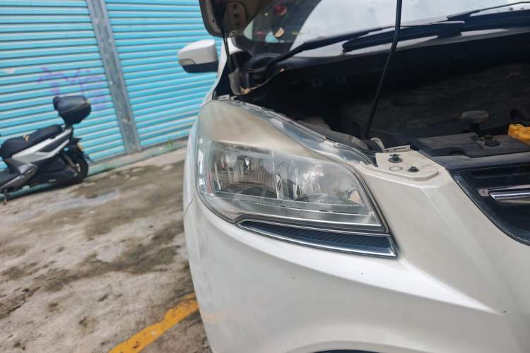Used Ford Kuga 2015 1.5L GTDi Two-Wheel Drive Fashion Edition Right Front Headlight