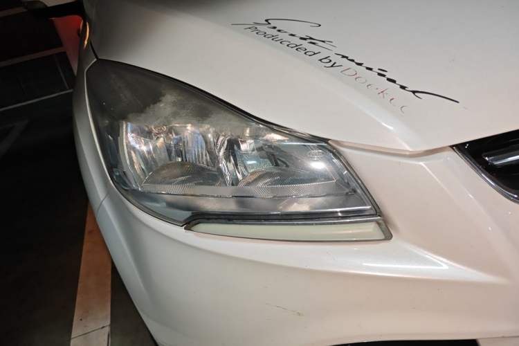 Used Ford Kuga 2015 1.5L GTDi Four-Wheel-Drive Elite Model Right Front Headlight