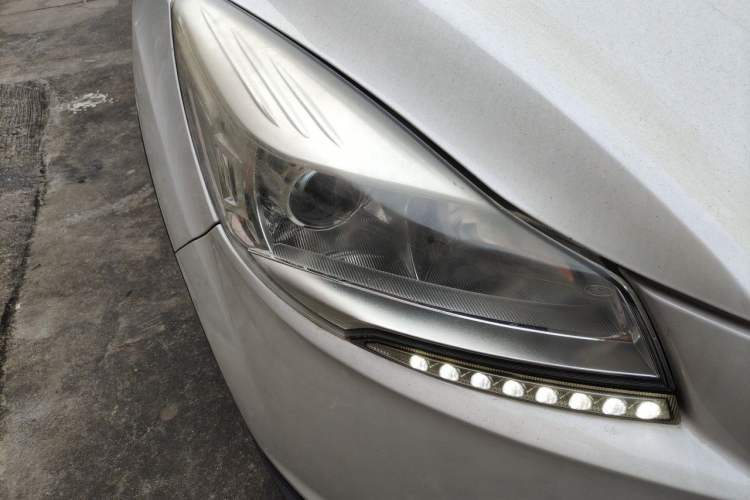 Used Ford Kuga 2015 1.5L GTDi Two-Wheel Drive Fashion Edition Right Front Headlight
