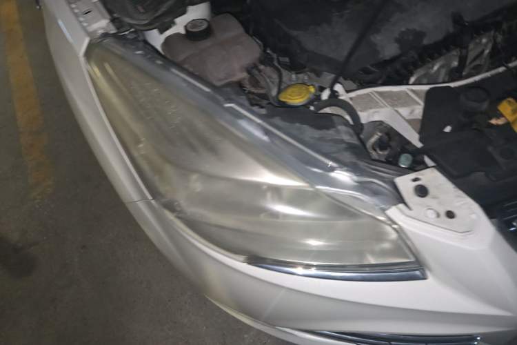 Used Ford Kuga 2015 1.5L GTDi Two-Wheel Drive Fashion Edition Right Front Headlight