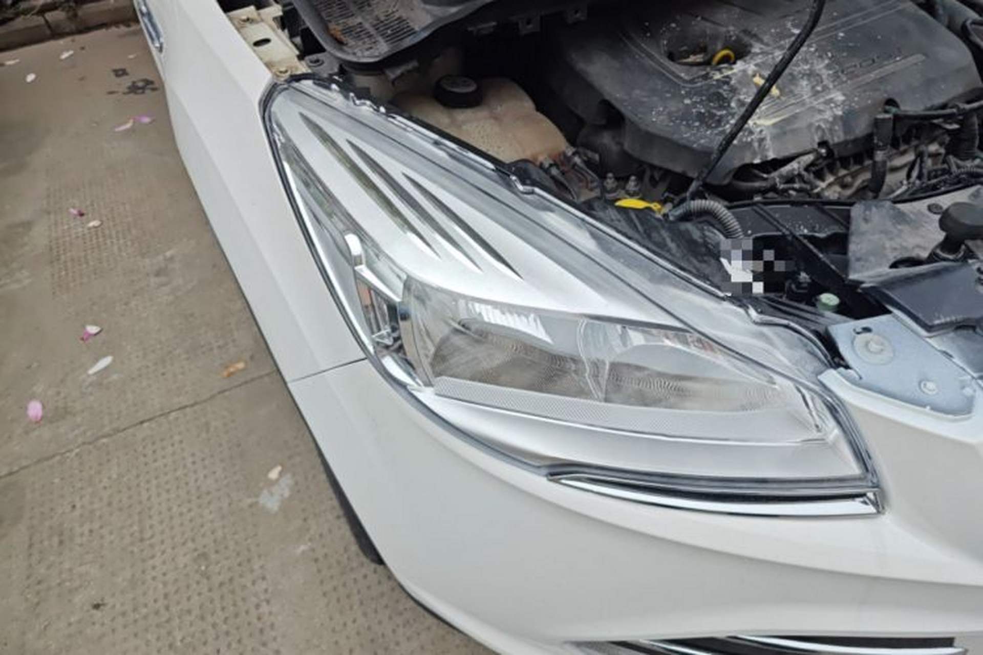 Used Ford Kuga 2015 1.5L GTDi Two-Wheel Drive Fashion Edition Right Front Headlight