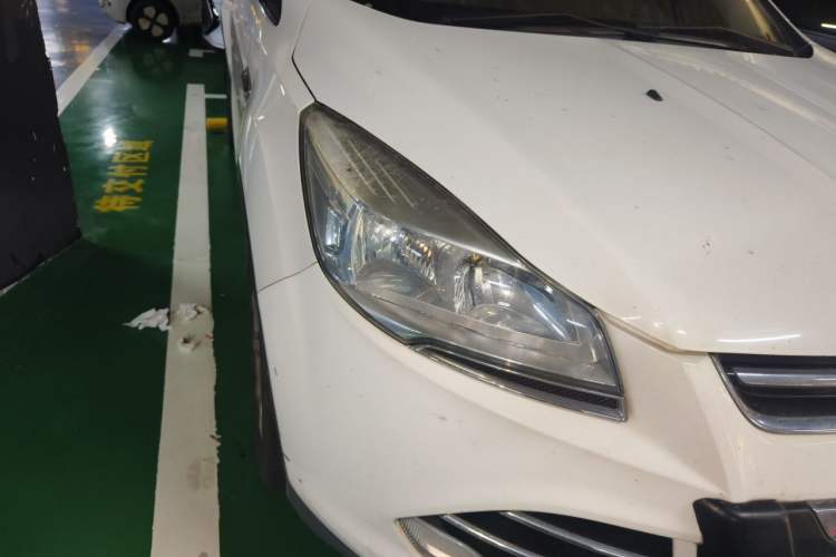 Used Ford Kuga 2015 1.5L GTDi Two-Wheel Drive Fashion Edition Right Front Headlight