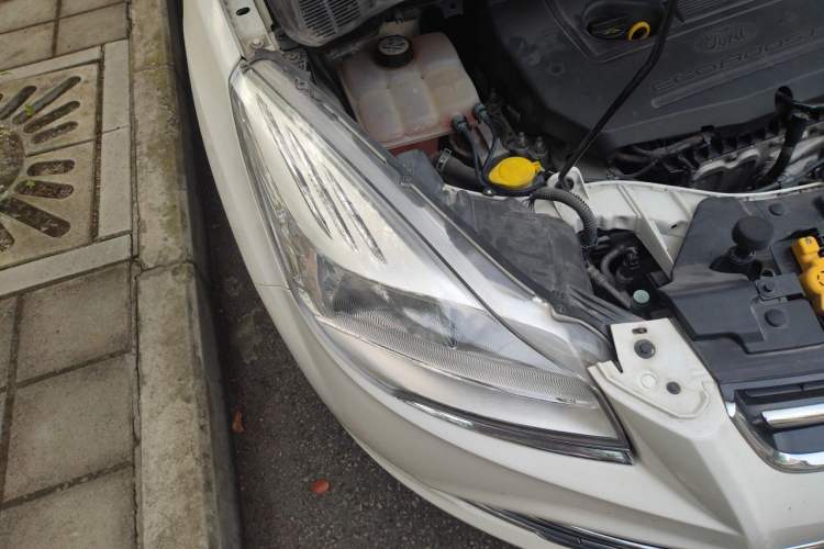 Used Ford Kuga 2015 1.5L GTDi Two-Wheel Drive Fashion Edition Right Front Headlight