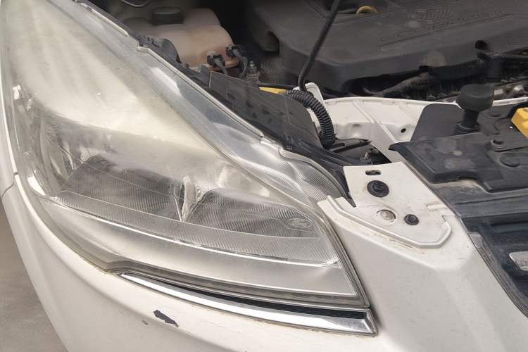 Used Ford Kuga 2015 1.5L GTDi Four-Wheel-Drive Elite Model Right Front Headlight