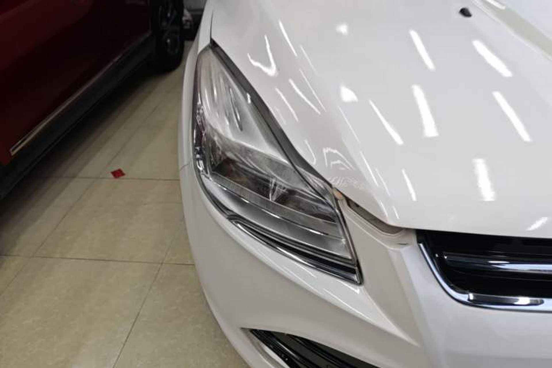 Used Ford Kuga 2015 1.5L GTDi Two-Wheel-Drive Comfort Model Right Front Headlight