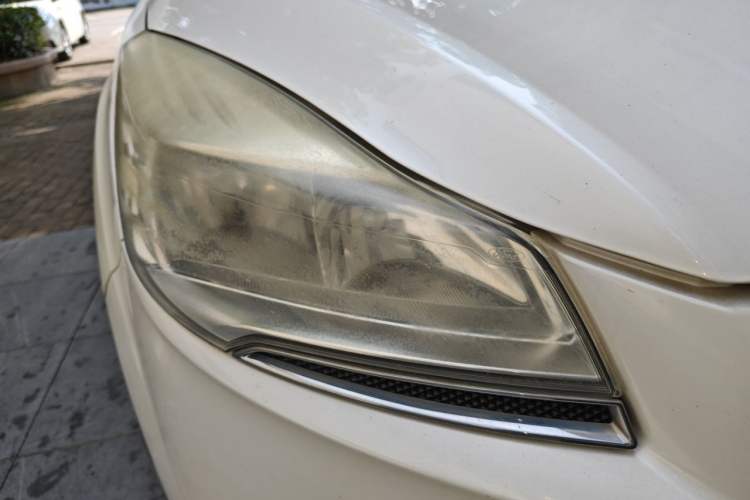 Used Ford Kuga 2015 1.5L GTDi Two-Wheel-Drive Comfort Model Right Front Headlight