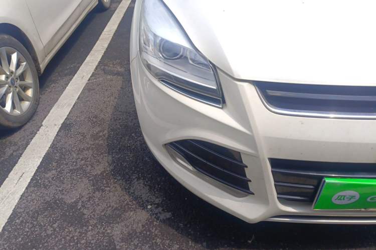 Used Ford Kuga 2015 1.5L GTDi Two-Wheel-Drive Comfort Model Right Front Headlight
