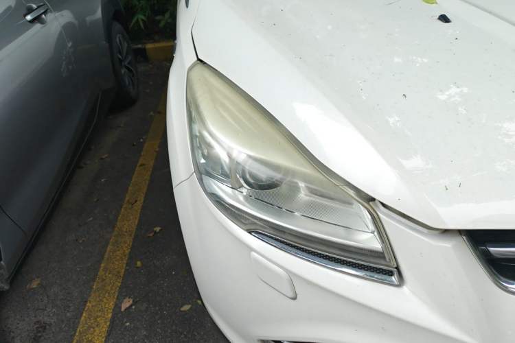 Used Ford Kuga 2015 2.0L GTDi Four-Wheel Drive Prestige Model Right Front Headlight