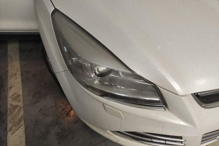 Used Ford Kuga 2015 2.0L GTDi Four-Wheel Drive Prestige Model Right Front Headlight