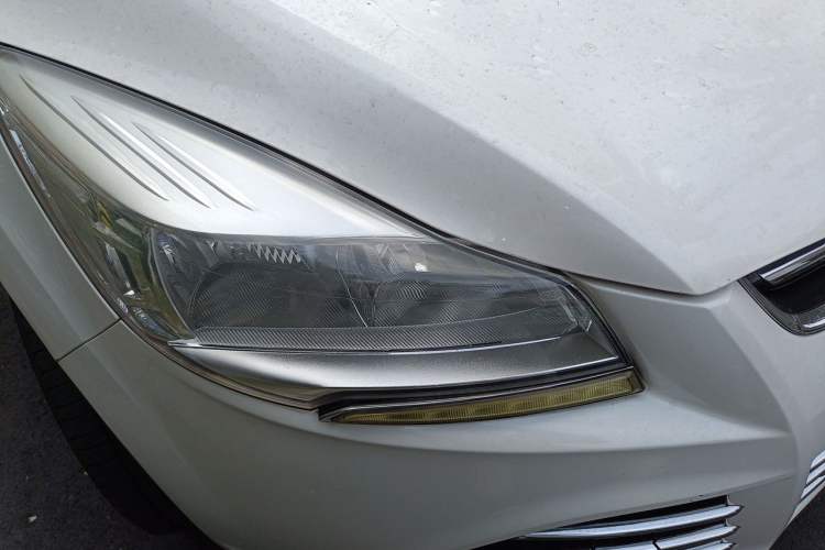 Used Ford Kuga 2015 1.5L GTDi Two-Wheel Drive Fashion Edition Right Front Headlight