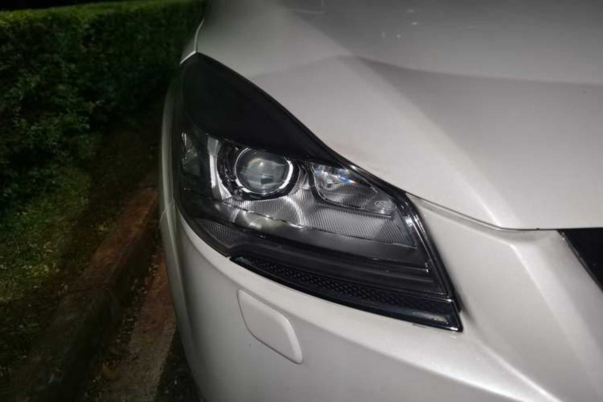 Used Ford Kuga 2015 2.0L GTDi Four-Wheel-Drive Sport Model Right Front Headlight