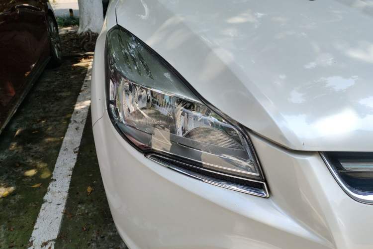 Used Ford Kuga 2015 1.5L GTDi Two-Wheel Drive Fashion Edition Right Front Headlight