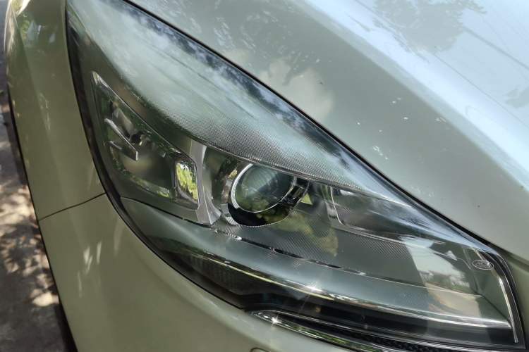 Used Ford Kuga 2015 2.0L GTDi Four-Wheel Drive Prestige Model Right Front Headlight