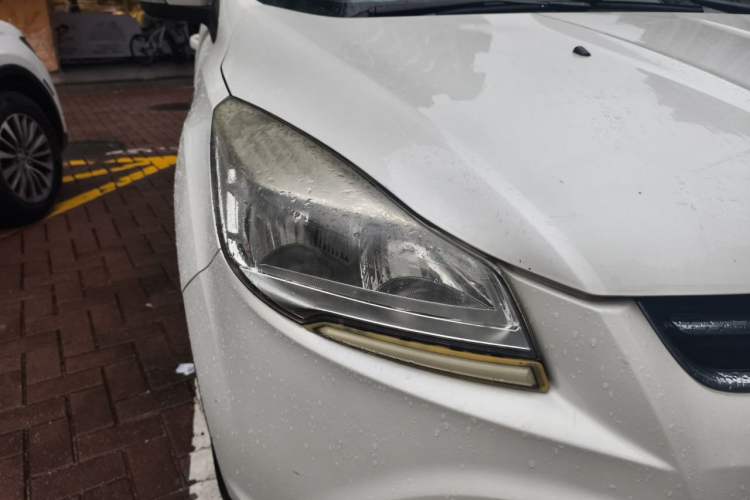 Used Ford Kuga 2015 1.5L GTDi Two-Wheel Drive Fashion Edition Right Front Headlight