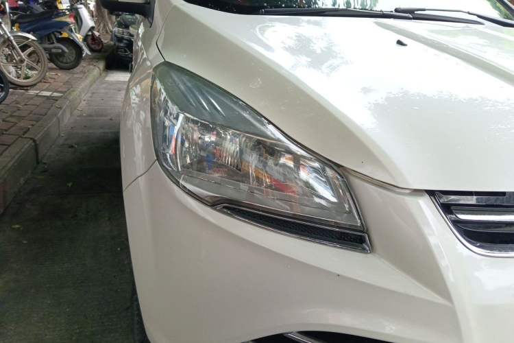 Used Ford Kuga 2015 1.5L GTDi Two-Wheel Drive Fashion Edition Right Front Headlight