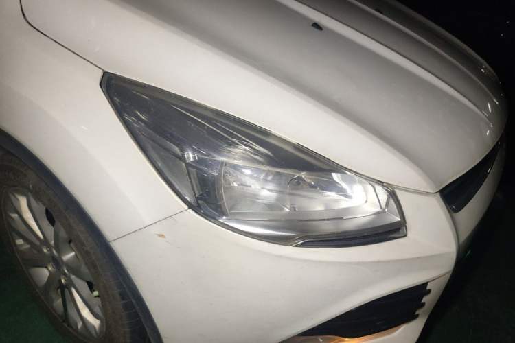 Used Ford Kuga 2015 1.5L GTDi Two-Wheel-Drive Comfort Model Right Front Headlight