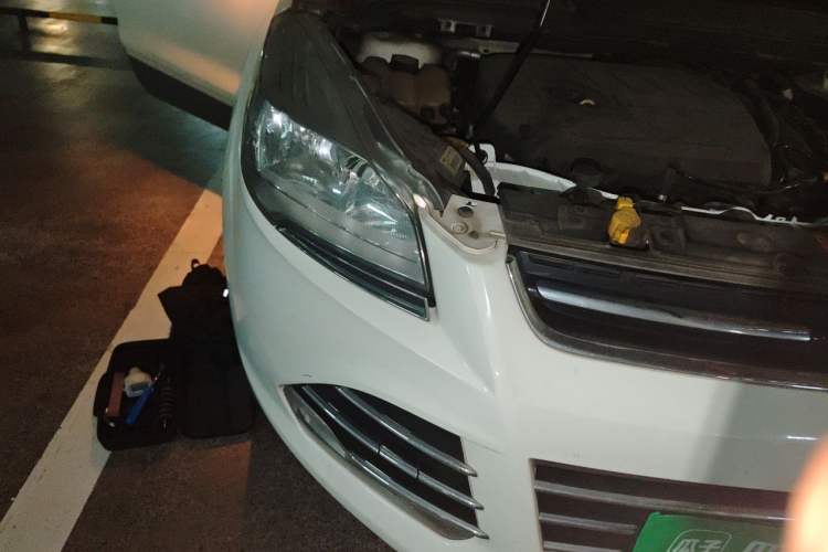 Used Ford Kuga 2015 1.5L GTDi Two-Wheel Drive Fashion Edition Right Front Headlight