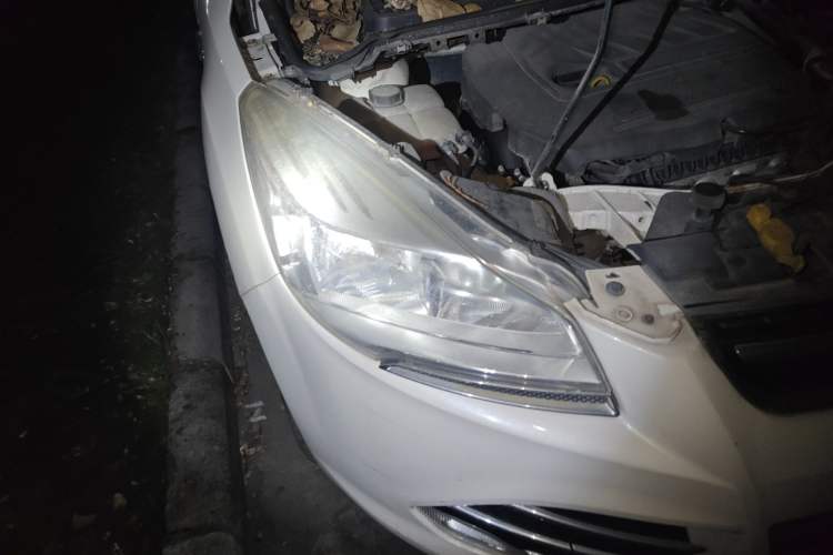 Used Ford Kuga 2015 1.5L GTDi Four-Wheel-Drive Elite Model Right Front Headlight